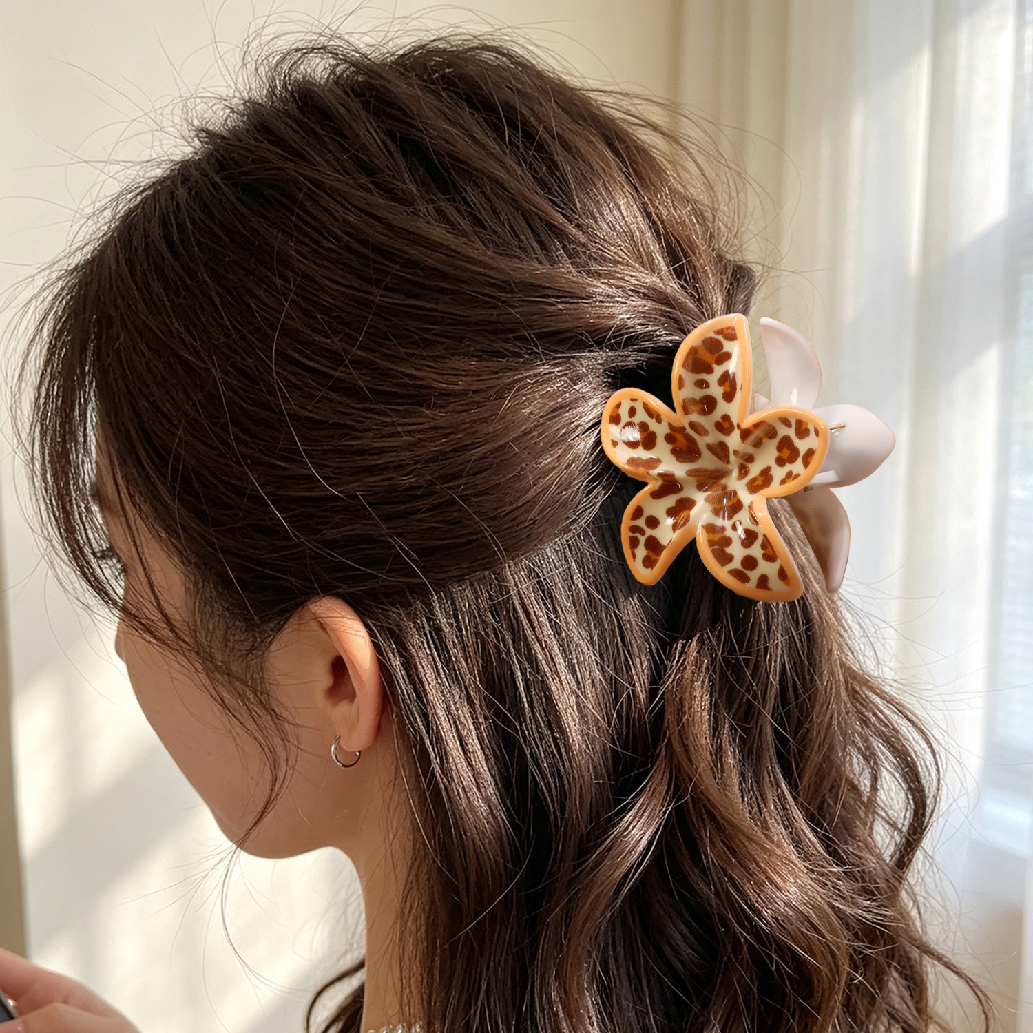 Leopard Flower Shape PS 7.9cm Hair Claw Clip - Image 2