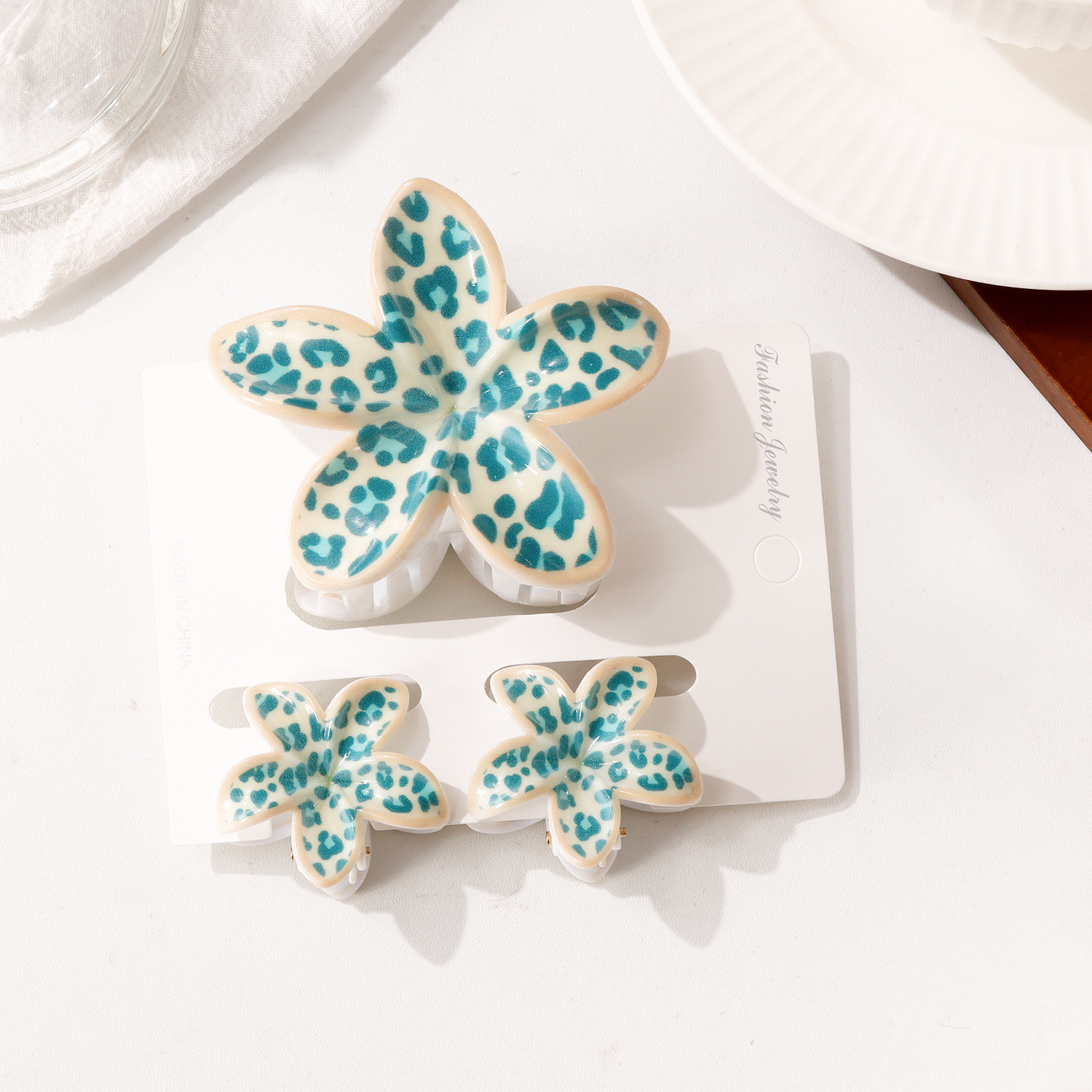 Leopard Flower Shape PS Hair Claw Clip Set - Image 3