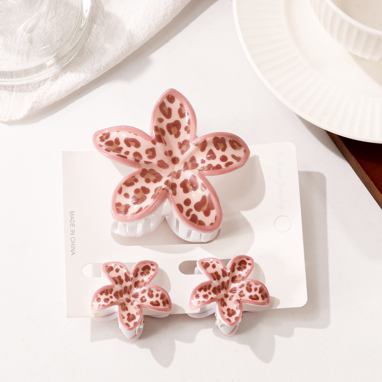 Leopard Flower Shape PS Hair Claw Clip Set - Image 2