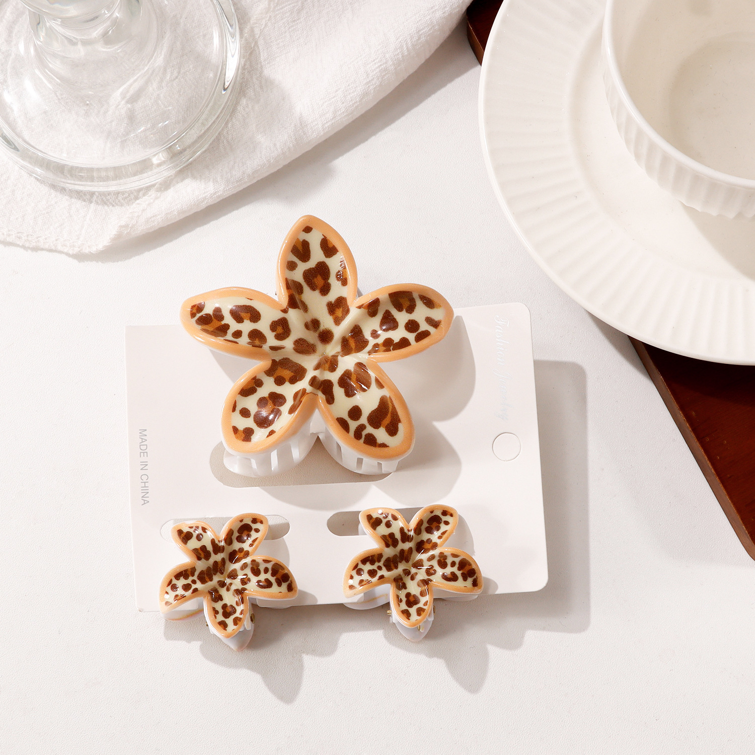 Leopard Flower Shape PS Hair Claw Clip Set - Image 5